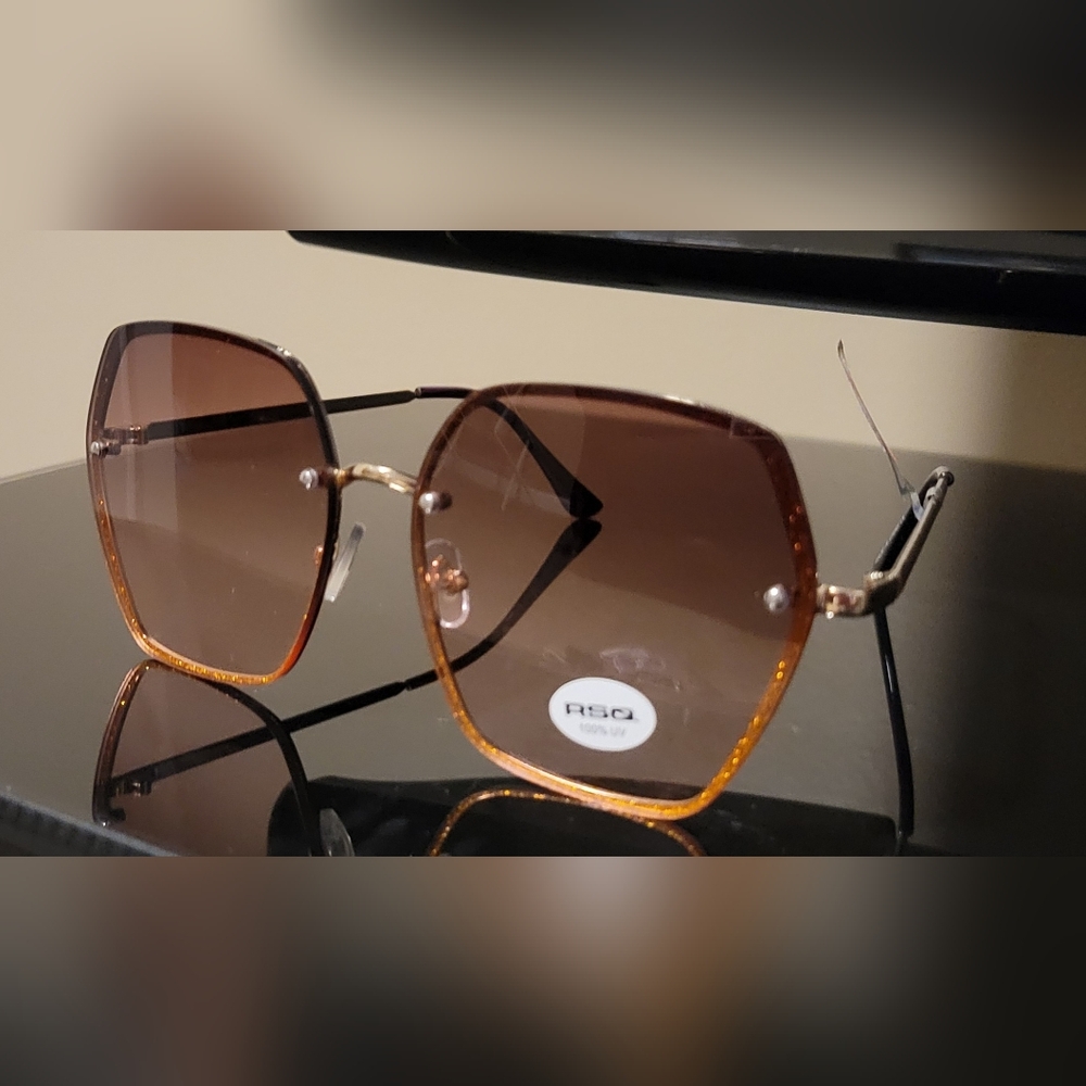 RSQ Gold Frame Sunglasses with Brown Gradient Lenses - Picture 2 of 3